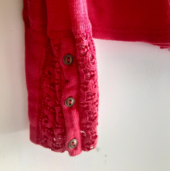 LUCKY BRAND Red EUC Medium Long Sleeves Scoop Neck Top - Picture 4 of 12